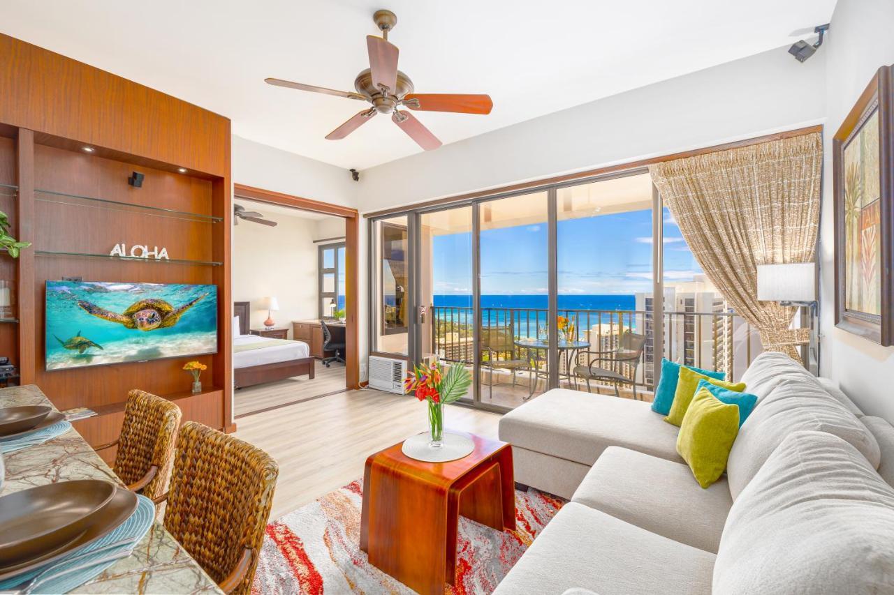 Upscale Penthouse With Ocean Views - Free Parking Apartment Хонолулу Екстериор снимка
