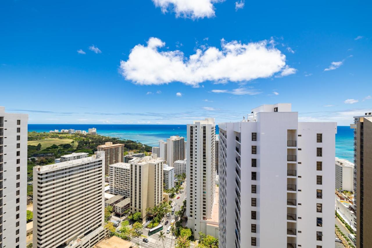 Upscale Penthouse With Ocean Views - Free Parking Apartment Хонолулу Екстериор снимка