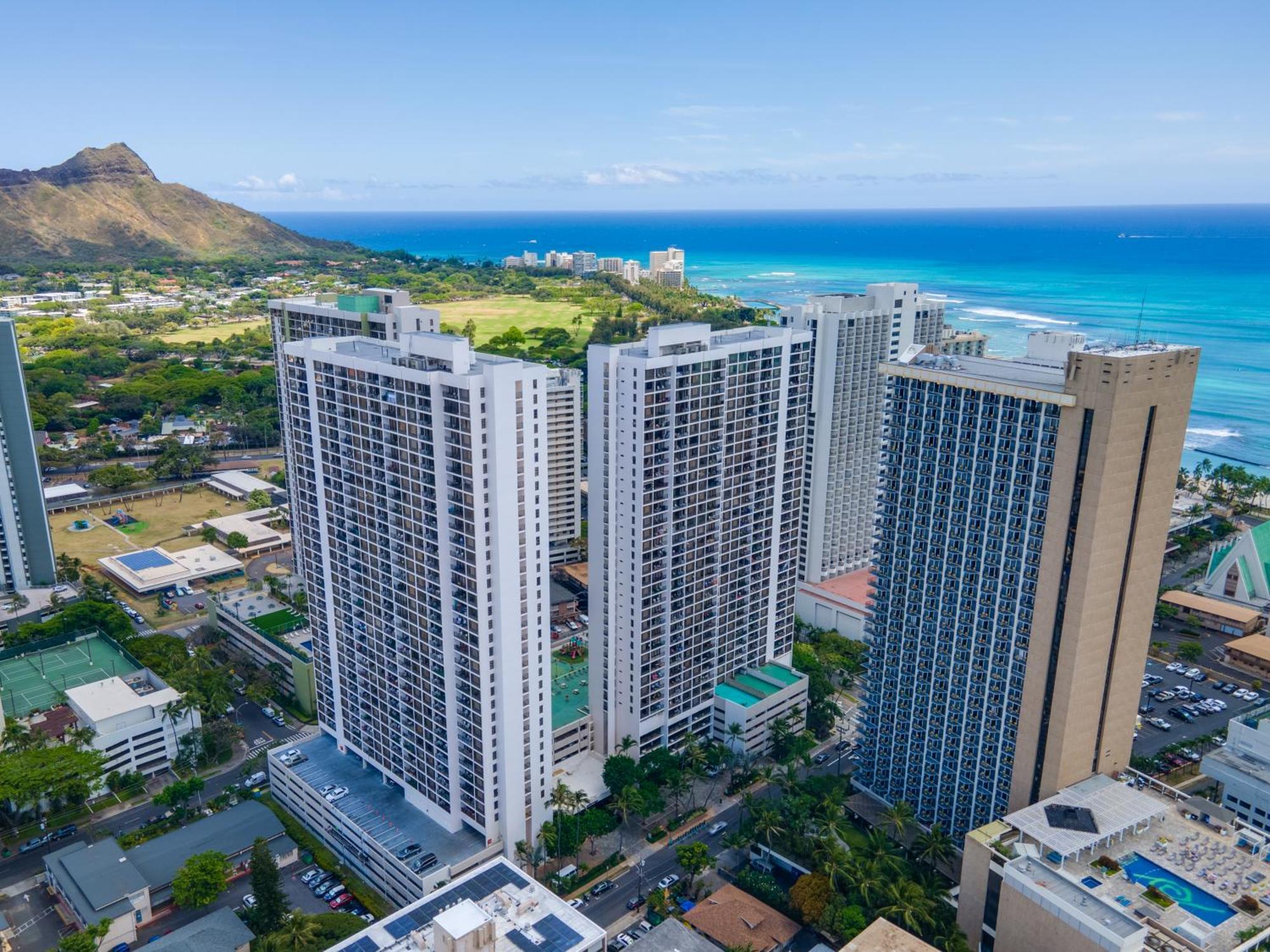 Upscale Penthouse With Ocean Views - Free Parking Apartment Хонолулу Екстериор снимка